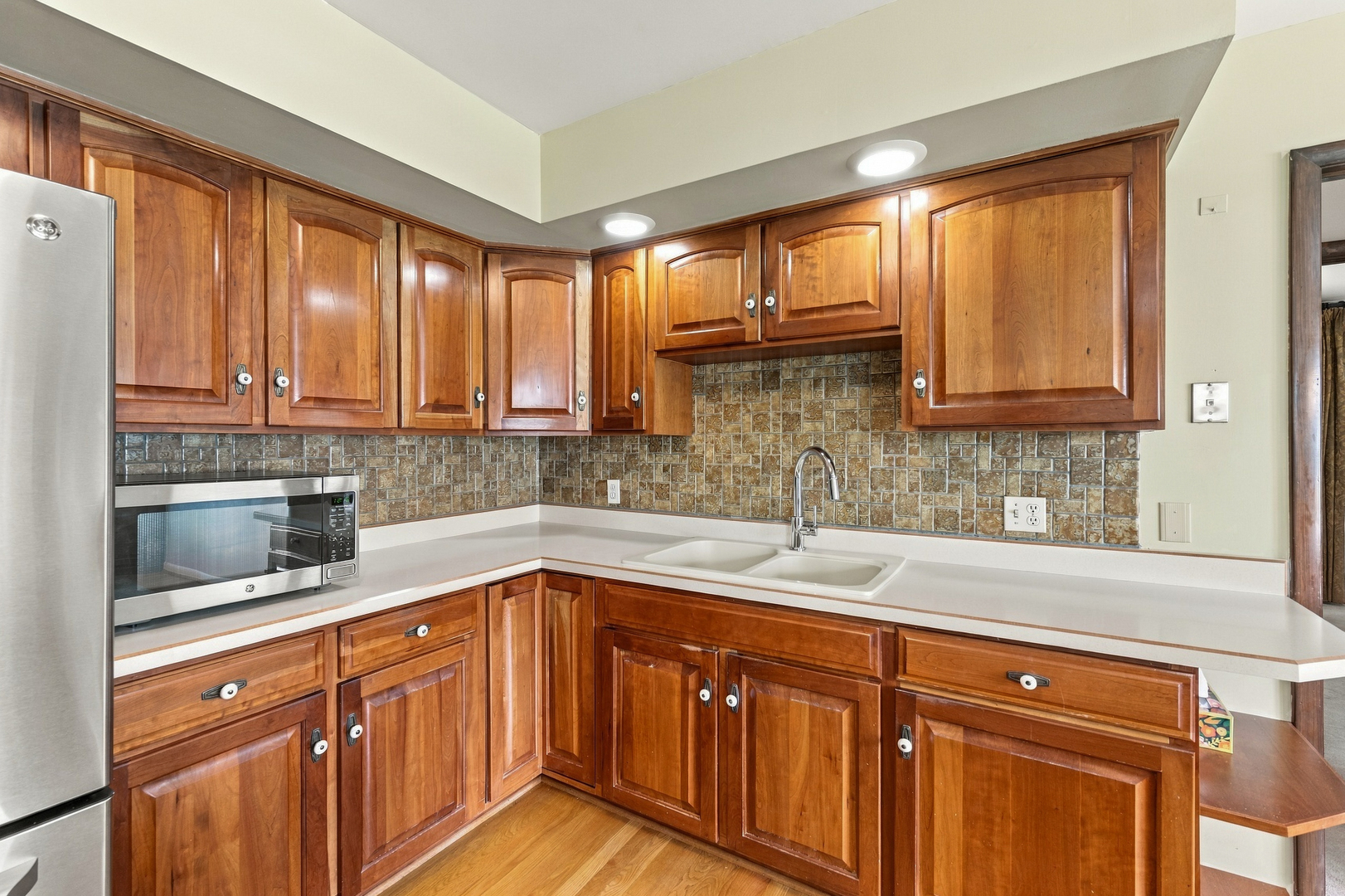 327 W Porter Street