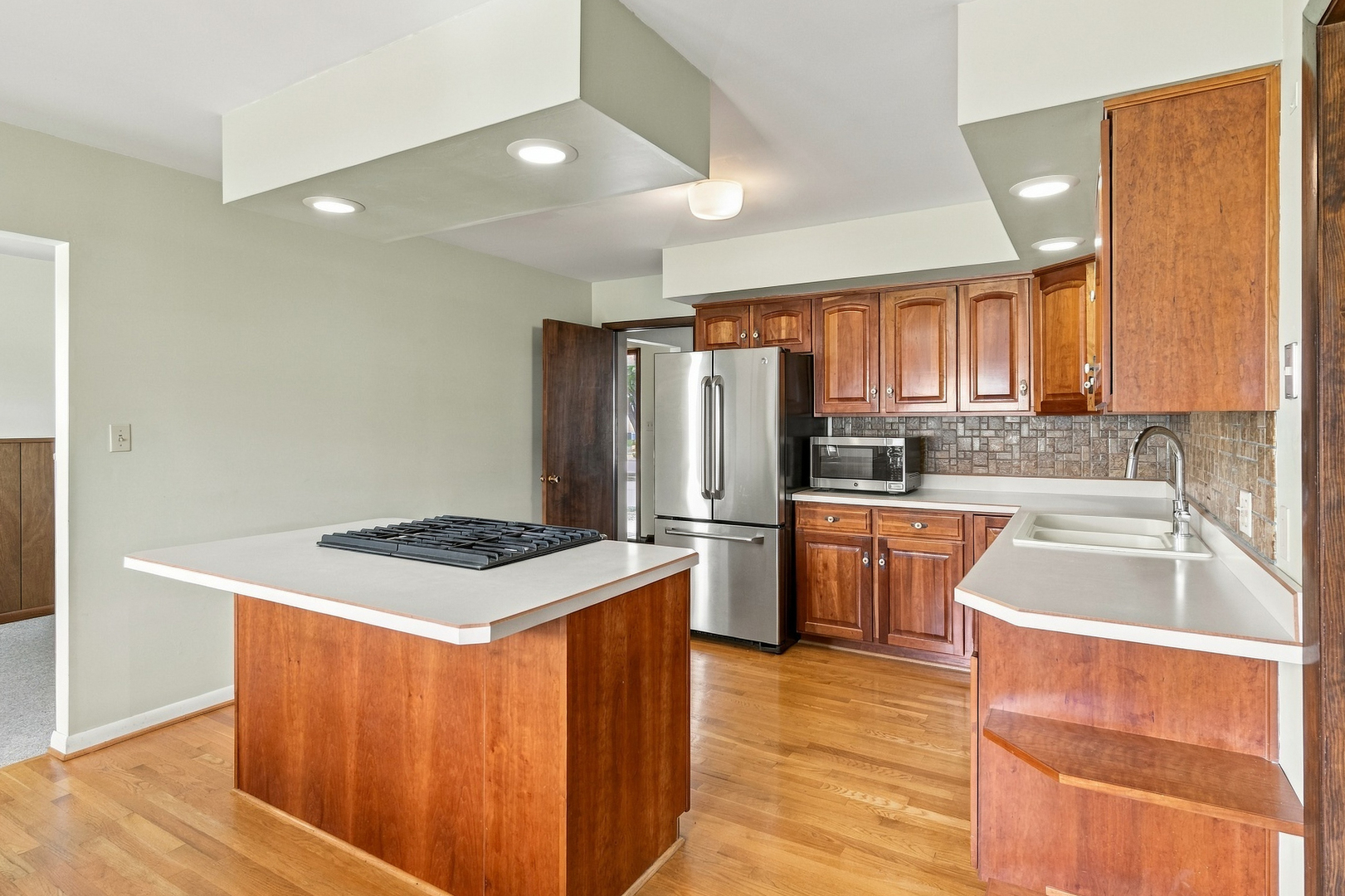 327 W Porter Street