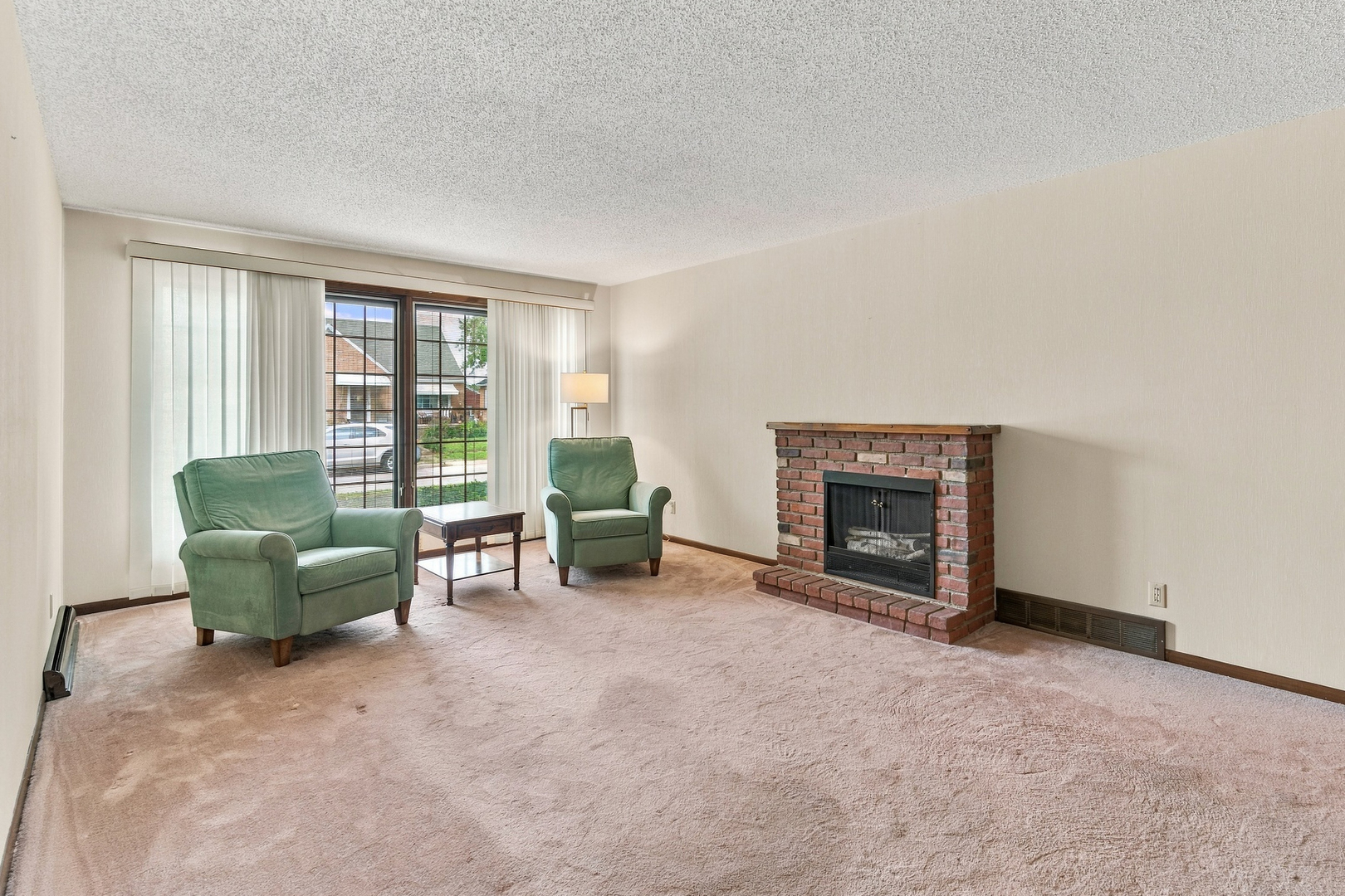 327 W Porter Street