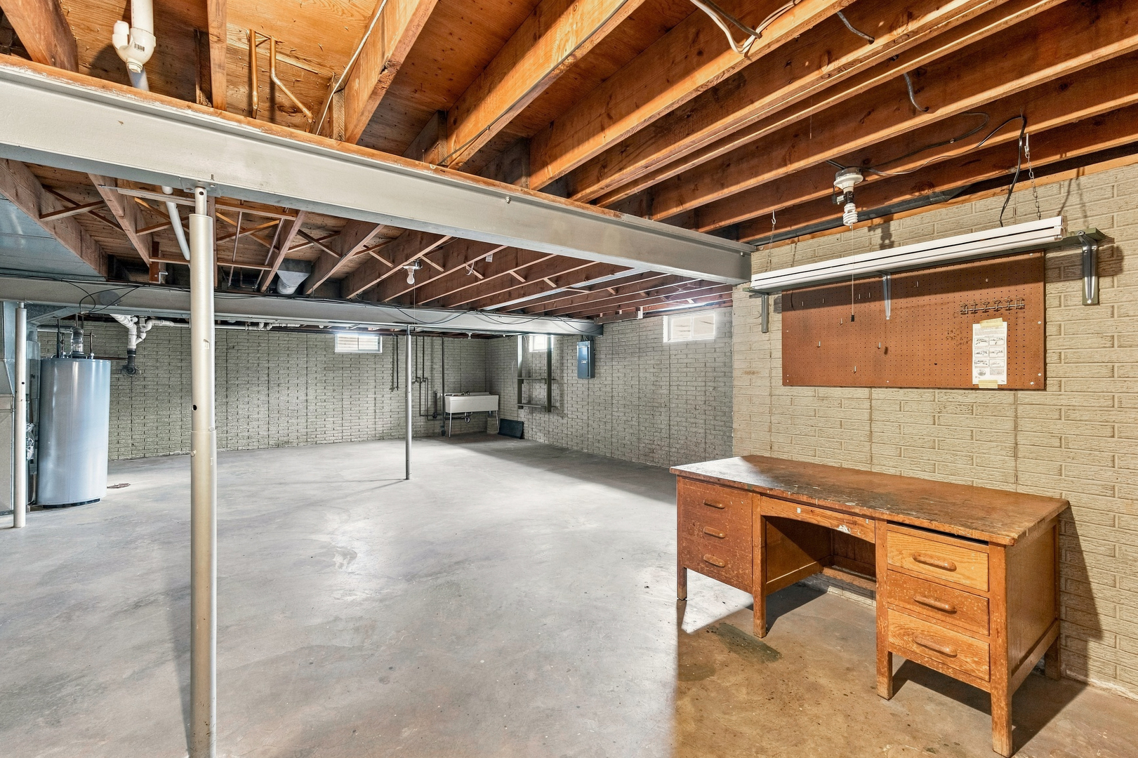 327 W Porter Street
