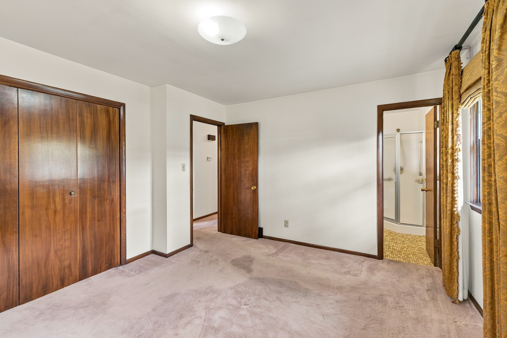327 W Porter Street