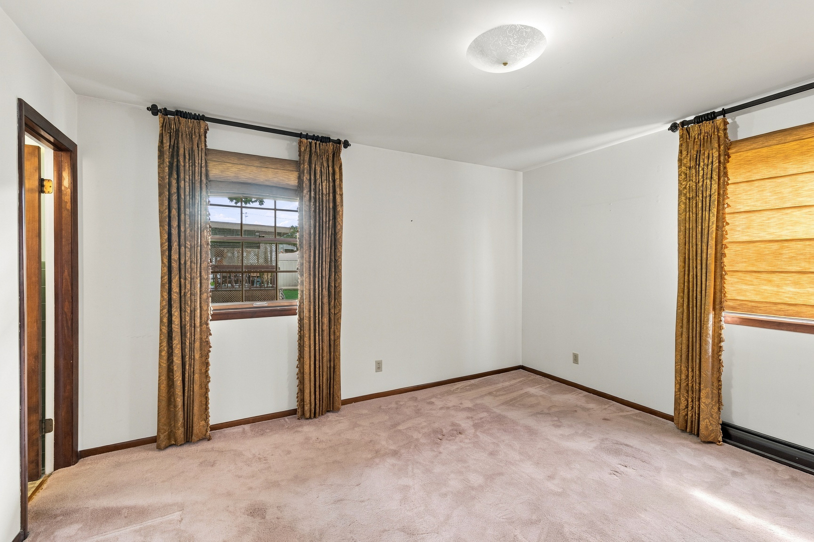 327 W Porter Street