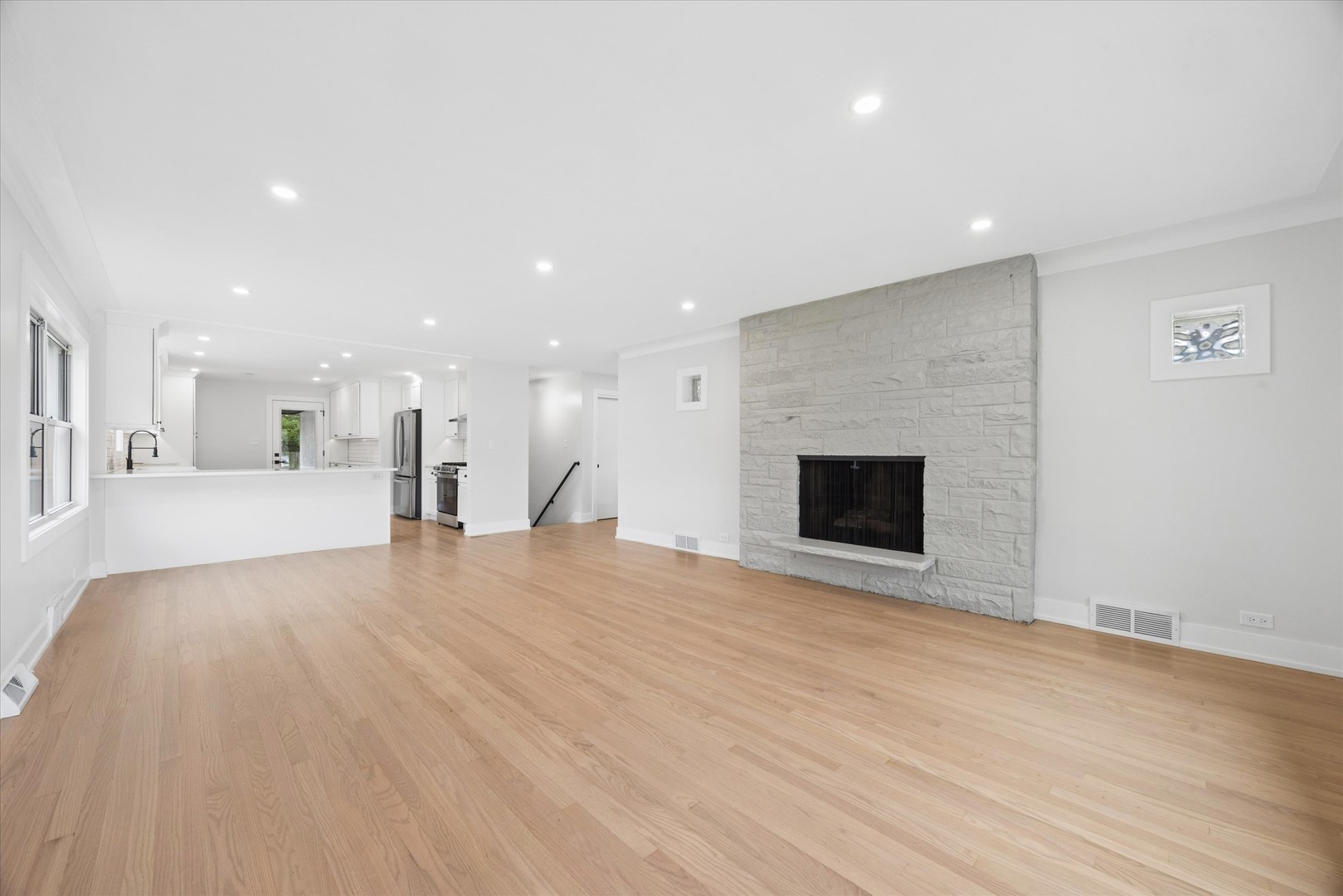 1425 Stonegate Road