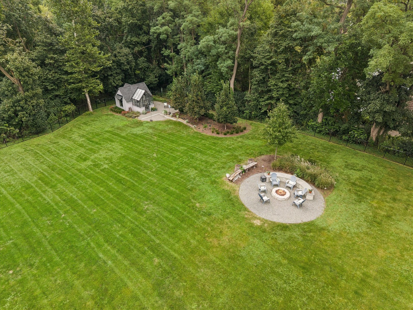 1561 Hawthorne Lane