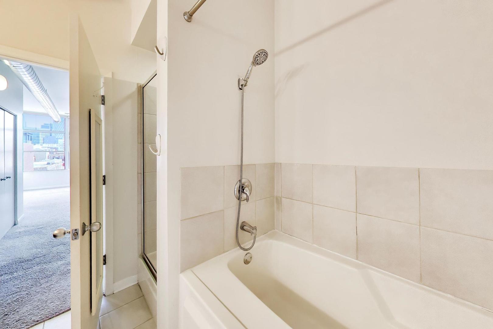 1200 W Monroe Street Unit: 603