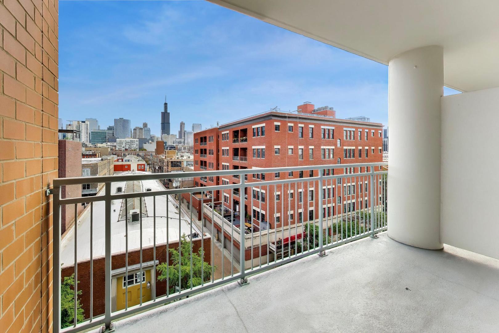 1200 W Monroe Street Unit: 603