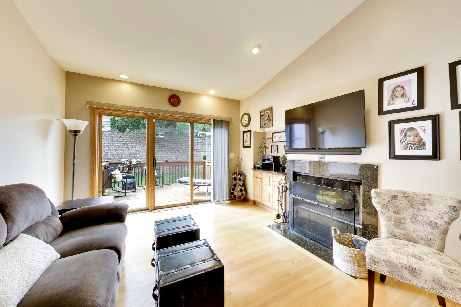 11S352 Deer Trail Court
