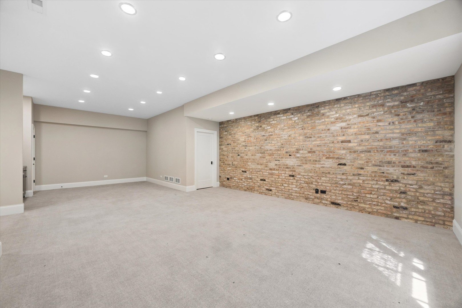 17 Ulm Place