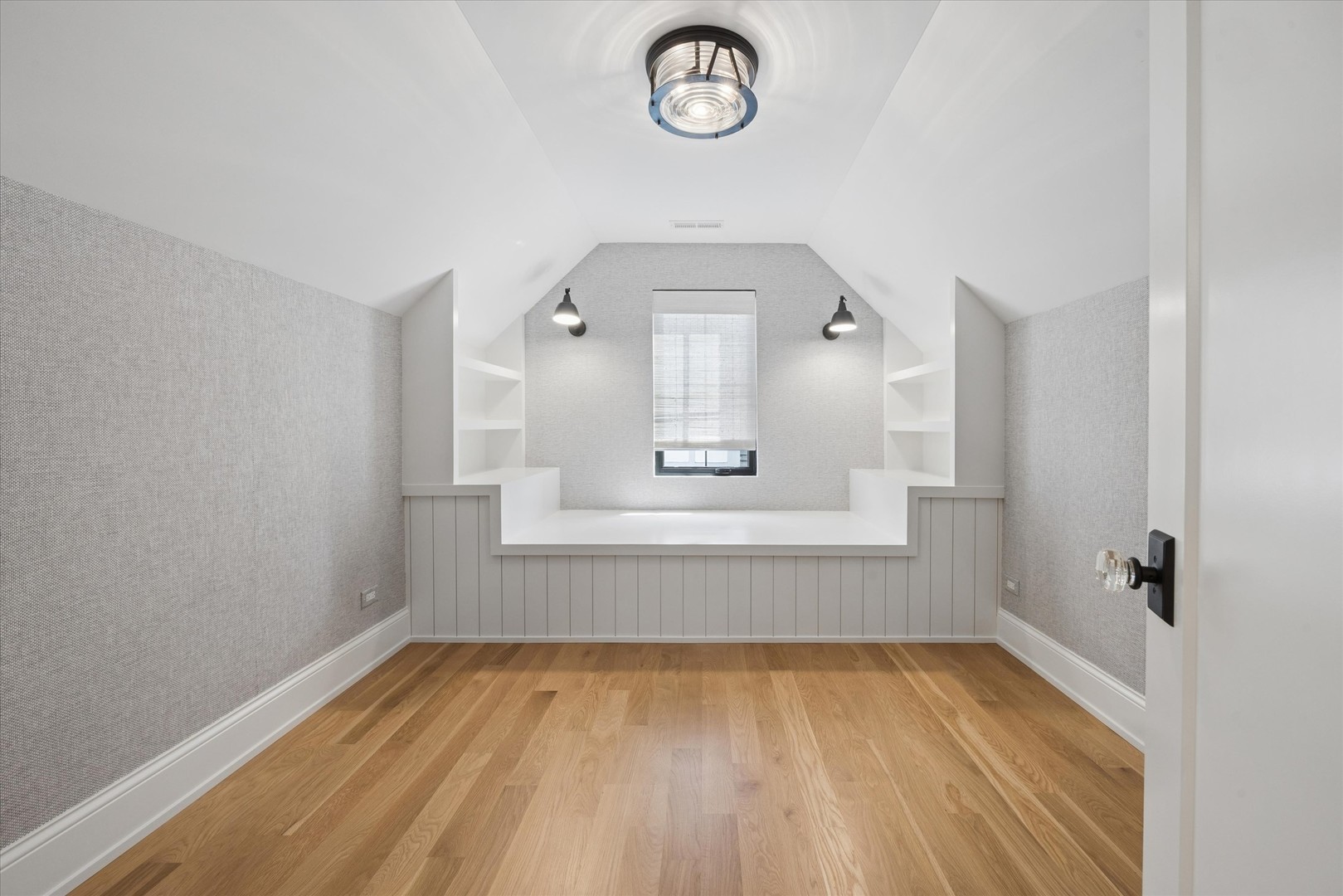 17 Ulm Place