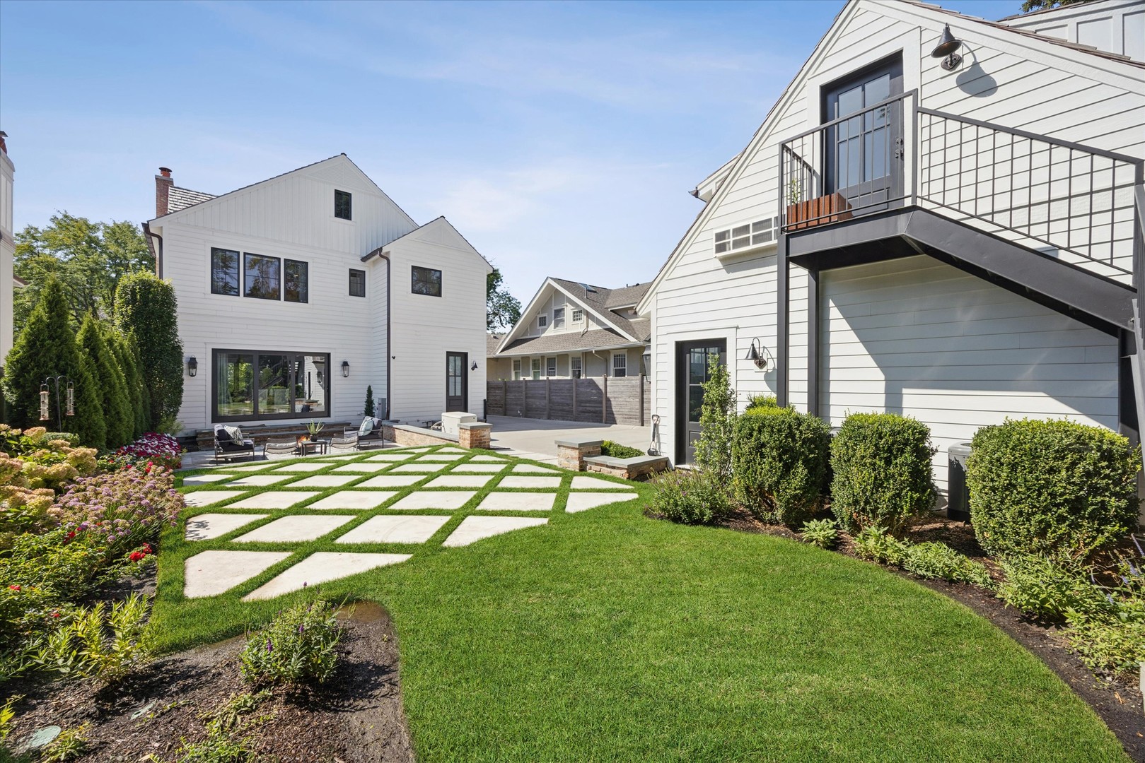 17 Ulm Place