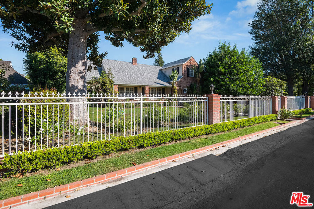 4638 Arcola Avenue