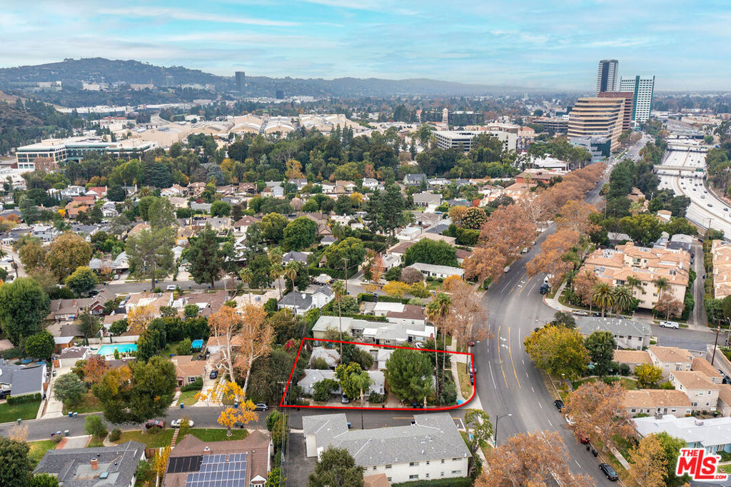 2924 W Riverside Drive