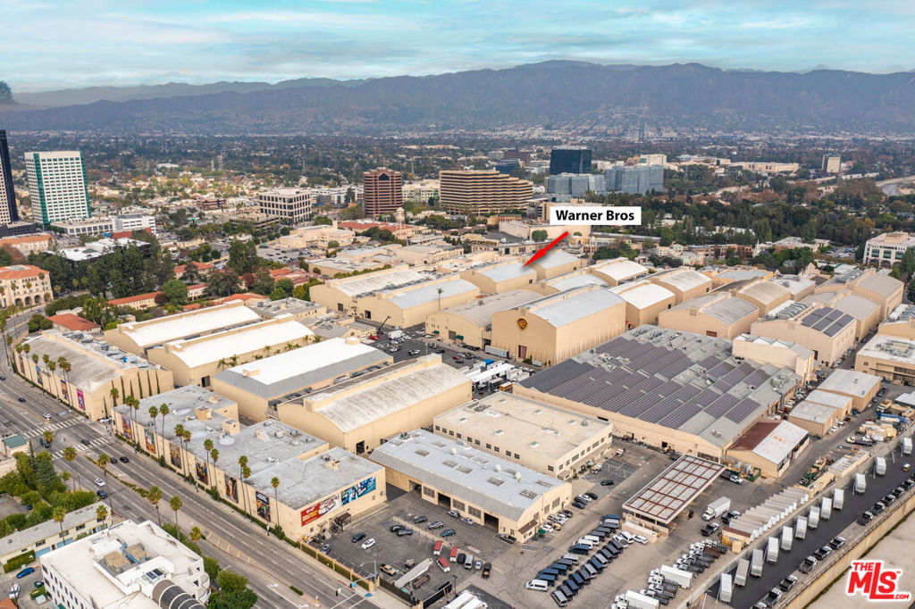 2924 W Riverside Drive