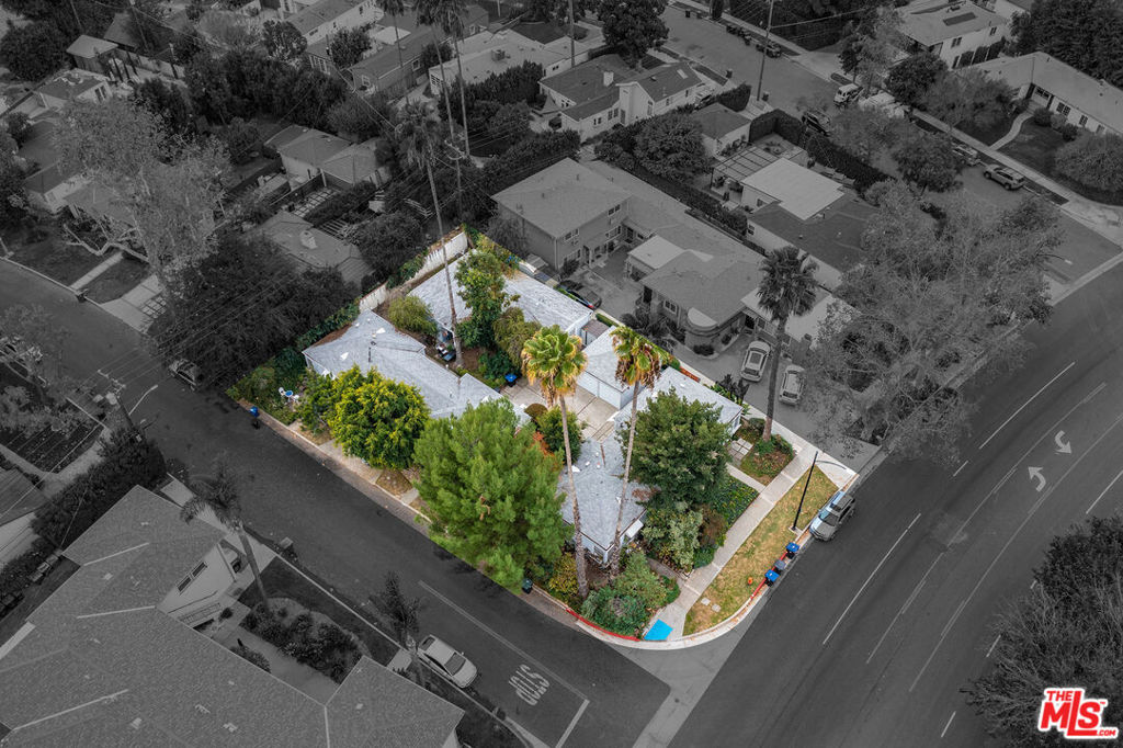 2924 W Riverside Drive