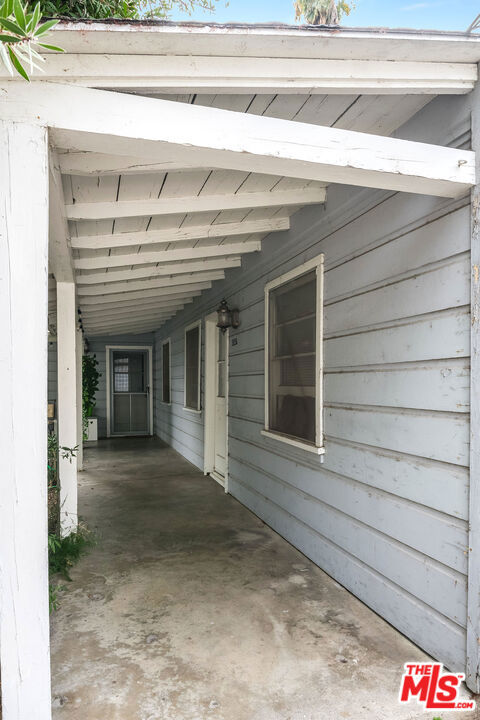 2924 W Riverside Drive