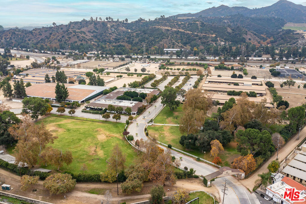 2924 W Riverside Drive