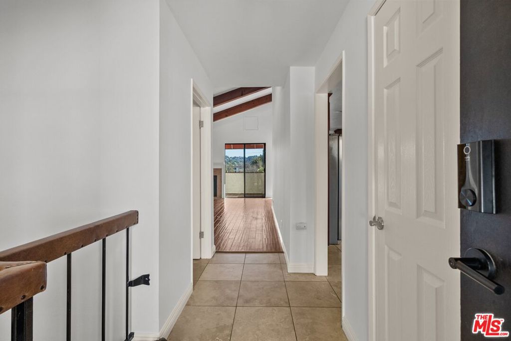 4542 Coldwater Canyon Avenue 14