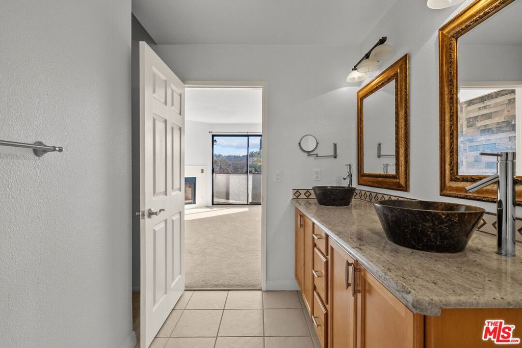4542 Coldwater Canyon Avenue 14