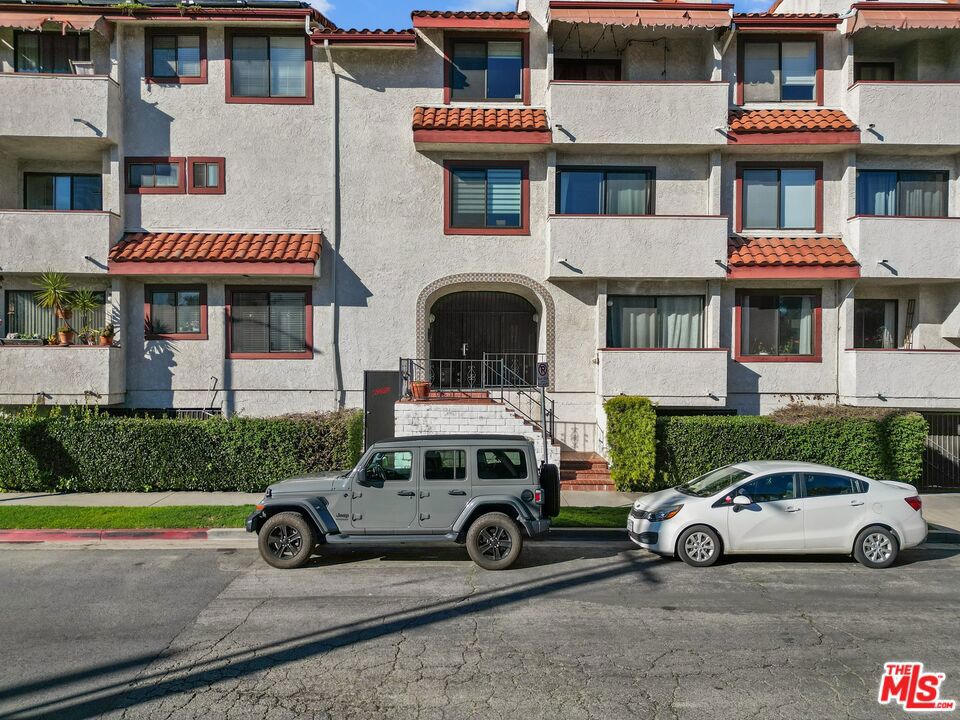 4542 Coldwater Canyon Avenue 14