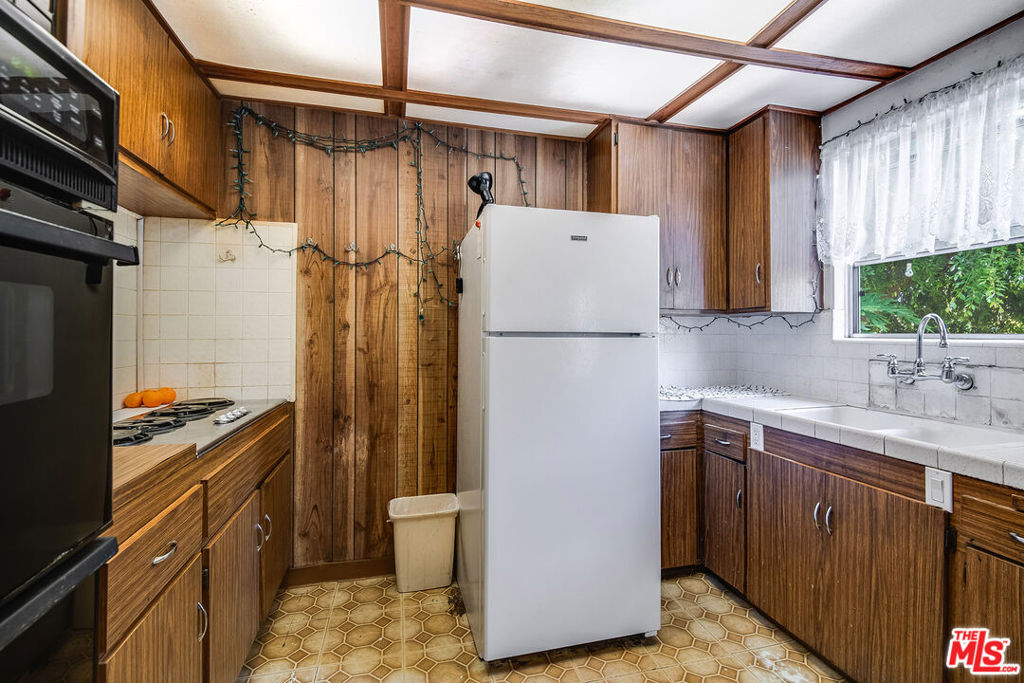 1311 N Ontario Street