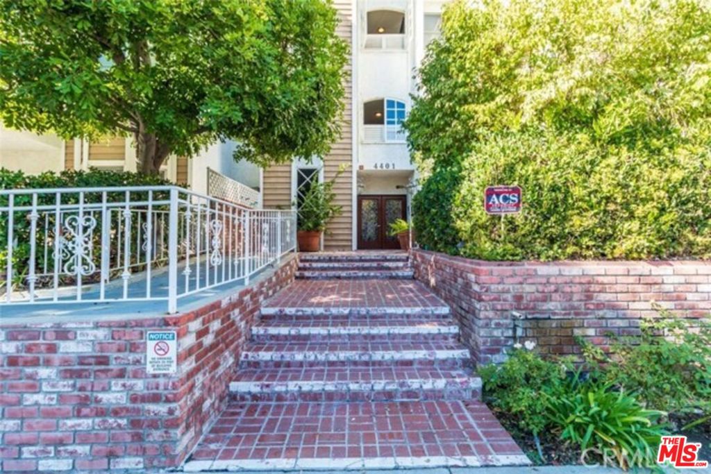 4401 Moorpark Way 203