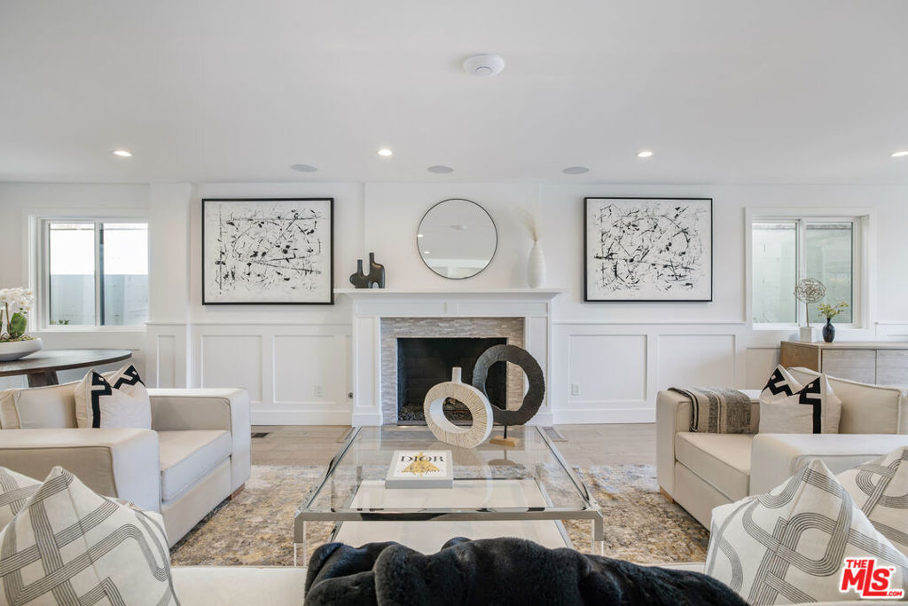 10060 Toluca Lake Avenue