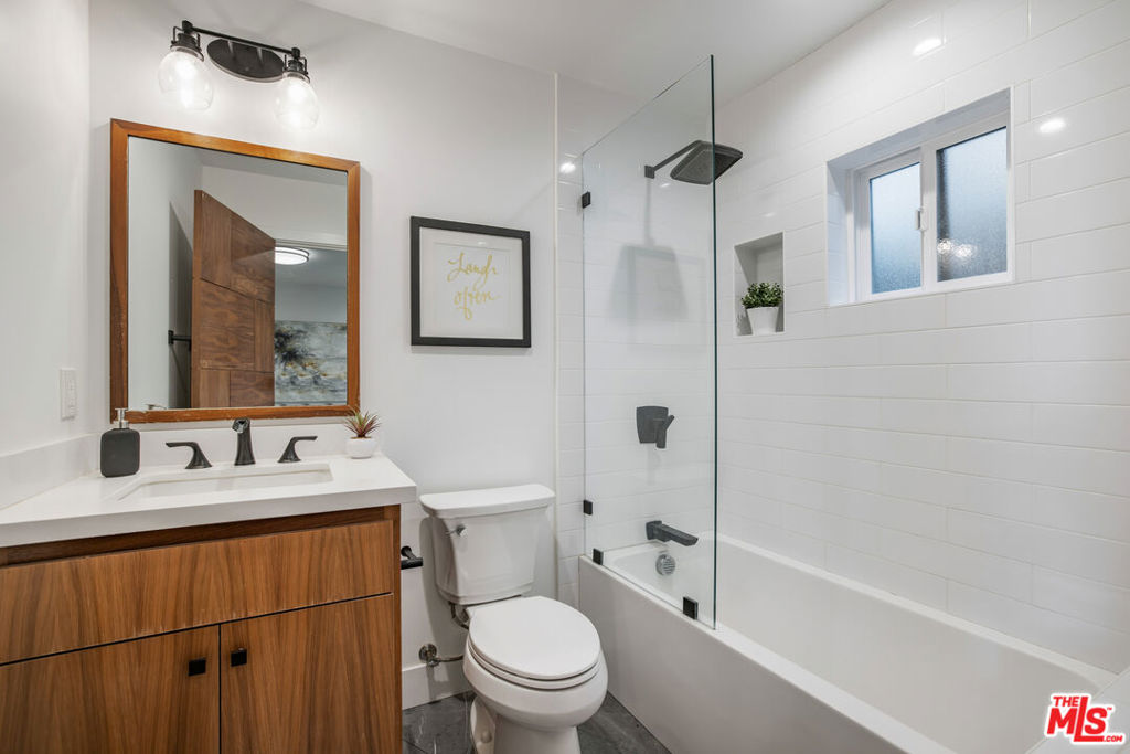 10060 Toluca Lake Avenue