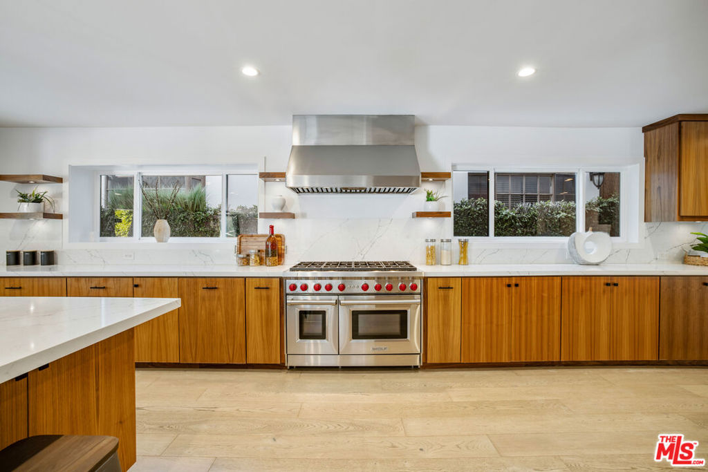 10060 Toluca Lake Avenue