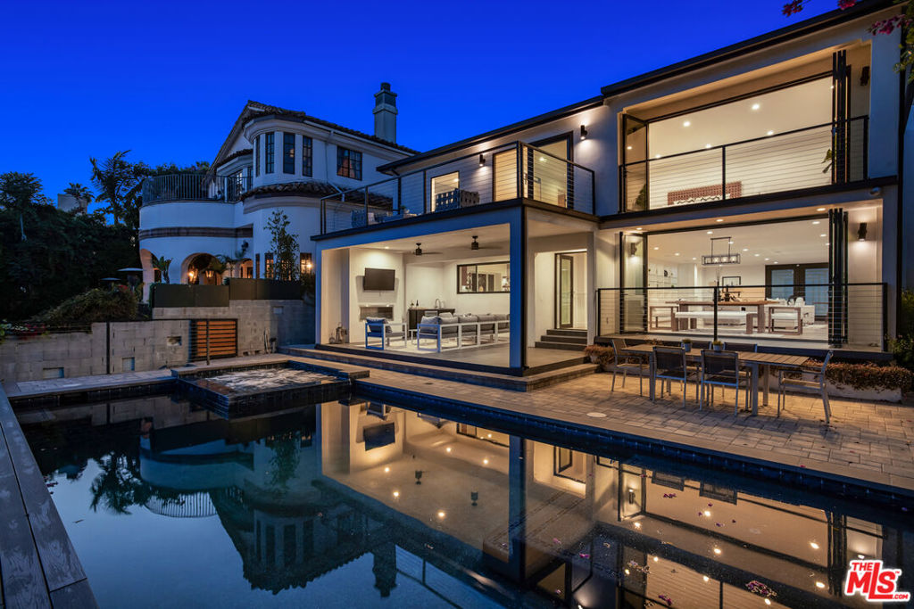 10060 Toluca Lake Avenue