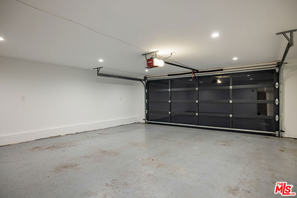 10060 Toluca Lake Avenue