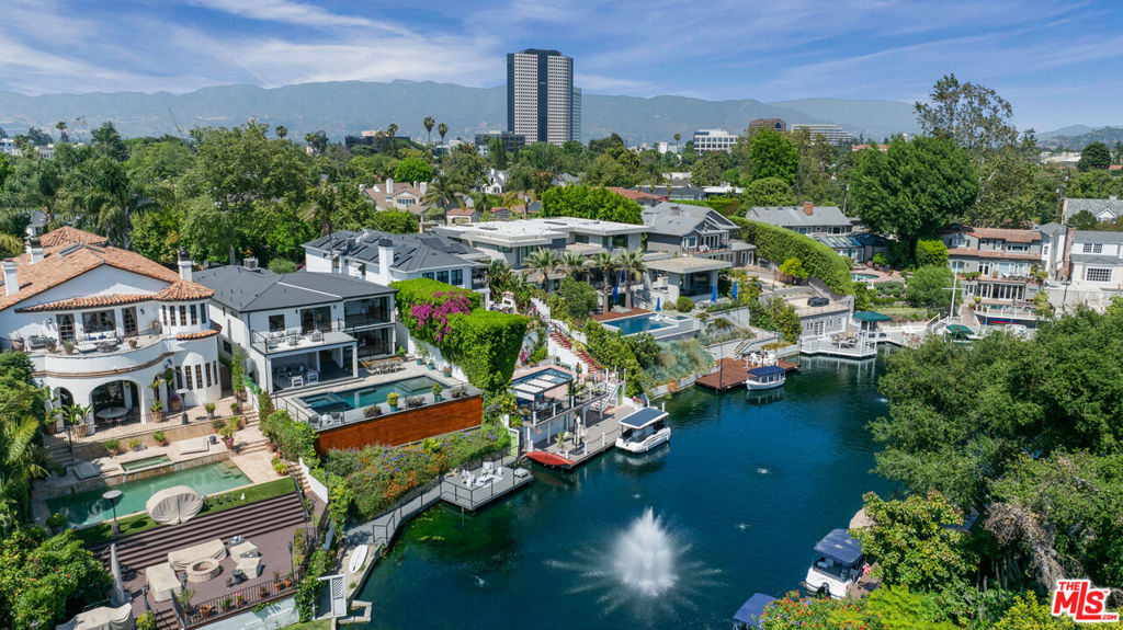 10060 Toluca Lake Avenue