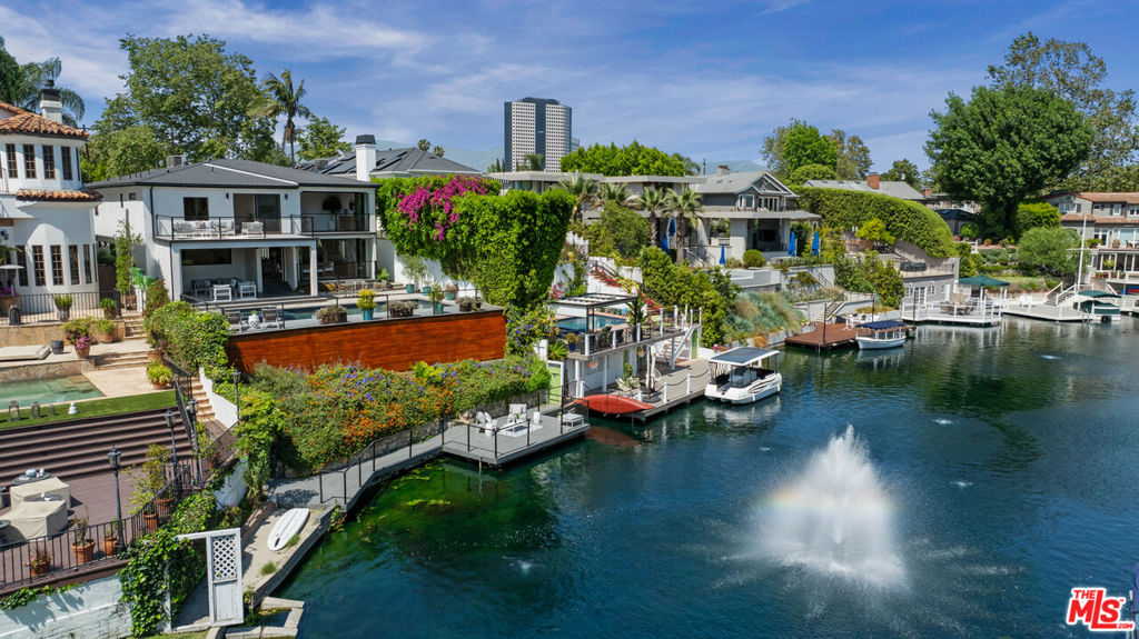 10060 Toluca Lake Avenue