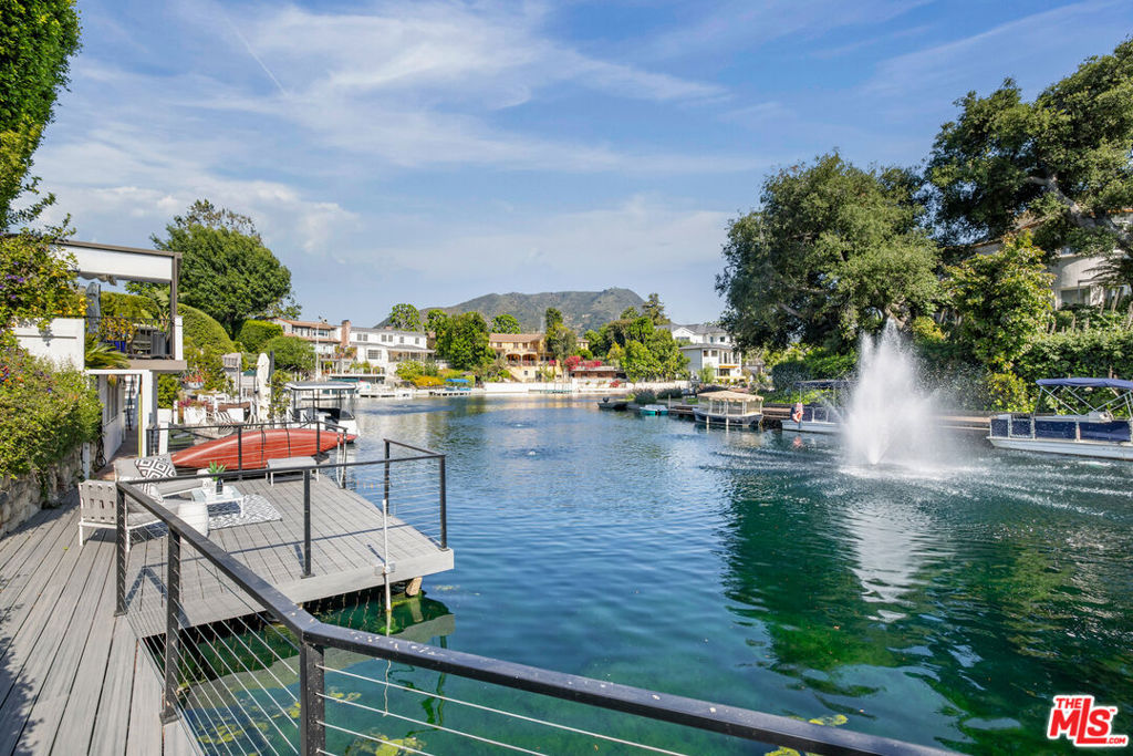 10060 Toluca Lake Avenue