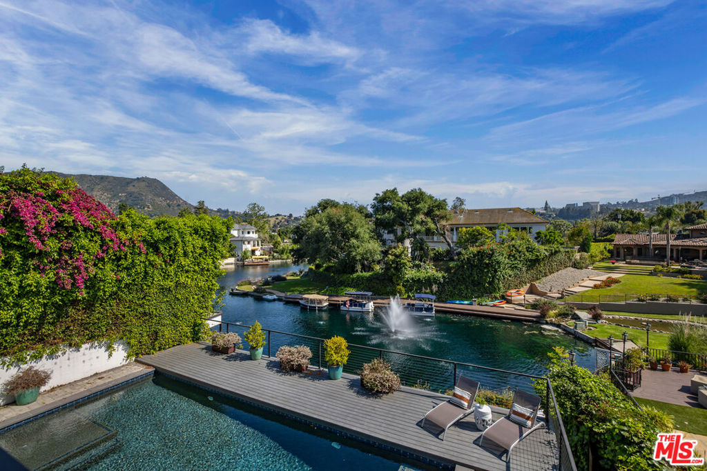 10060 Toluca Lake Avenue