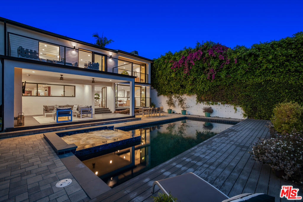 10060 Toluca Lake Avenue