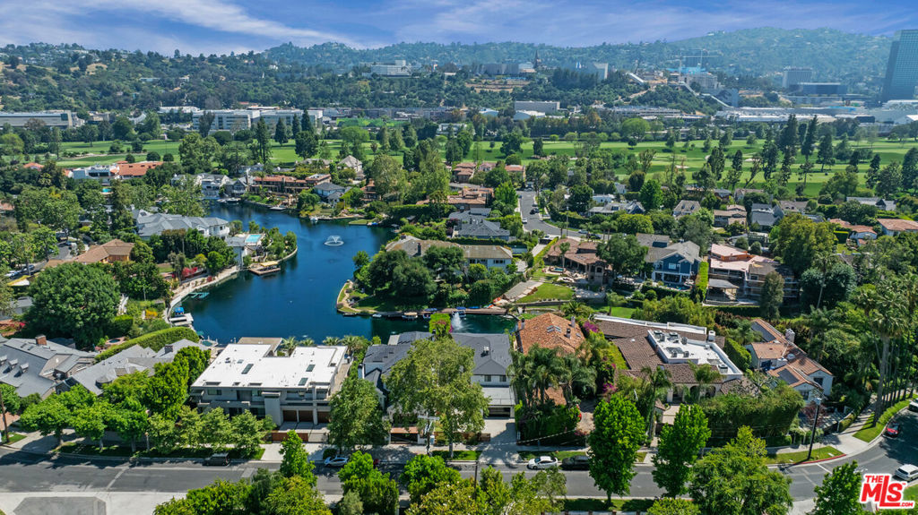 10060 Toluca Lake Avenue