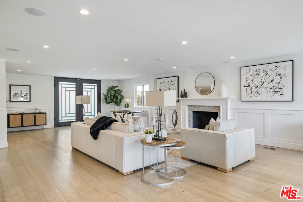 10060 Toluca Lake Avenue