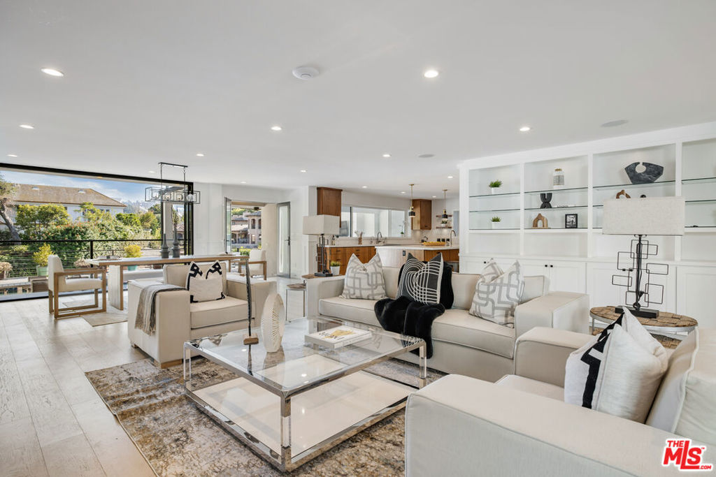 10060 Toluca Lake Avenue