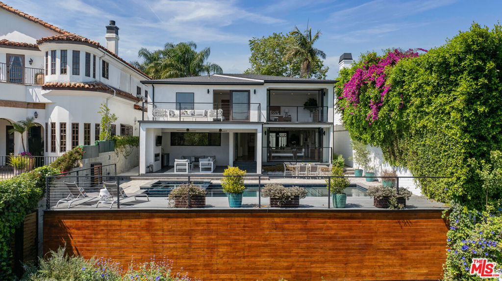 10060 Toluca Lake Avenue