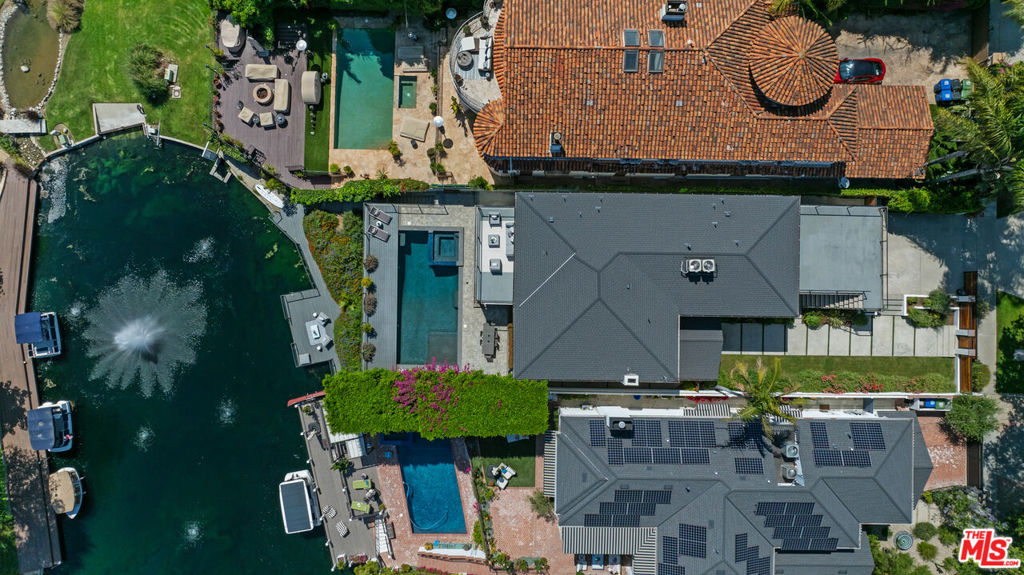 10060 Toluca Lake Avenue