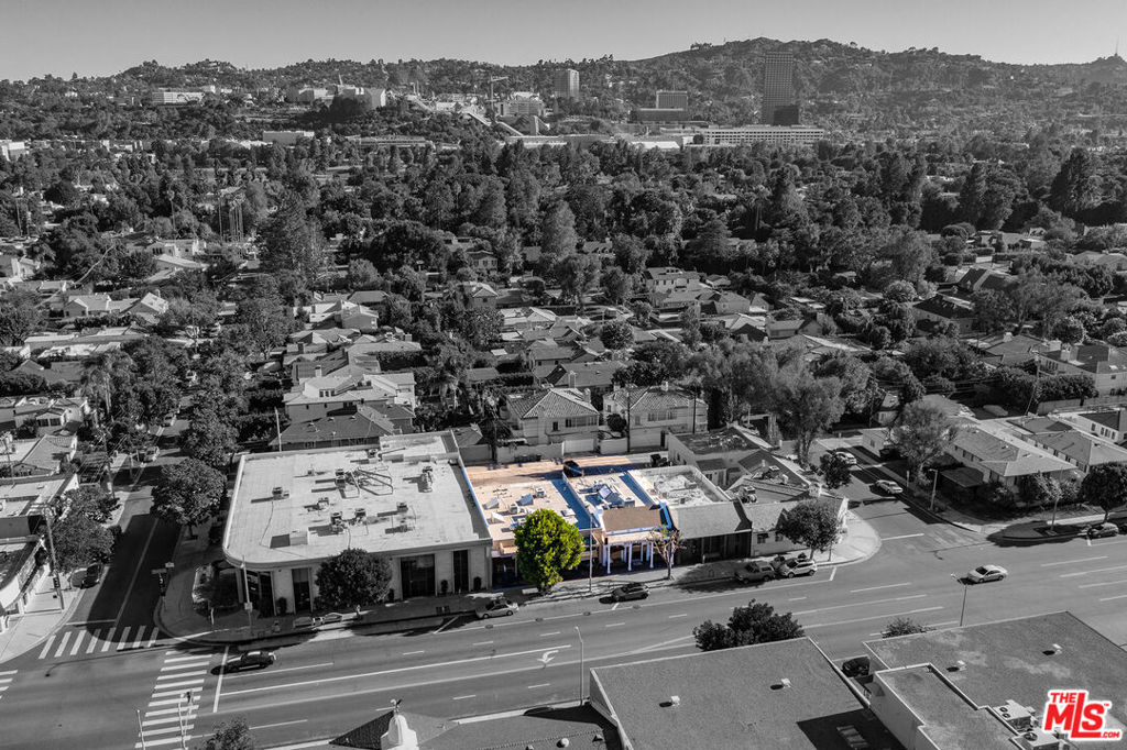 10216 Riverside Drive
