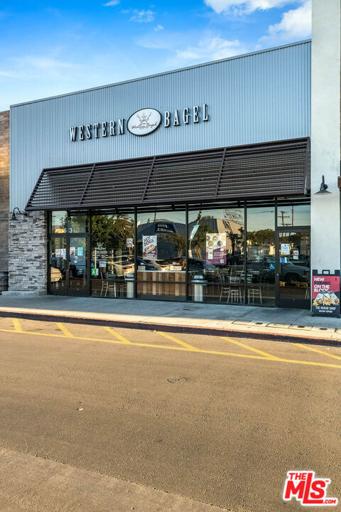 630 N Screenland Drive