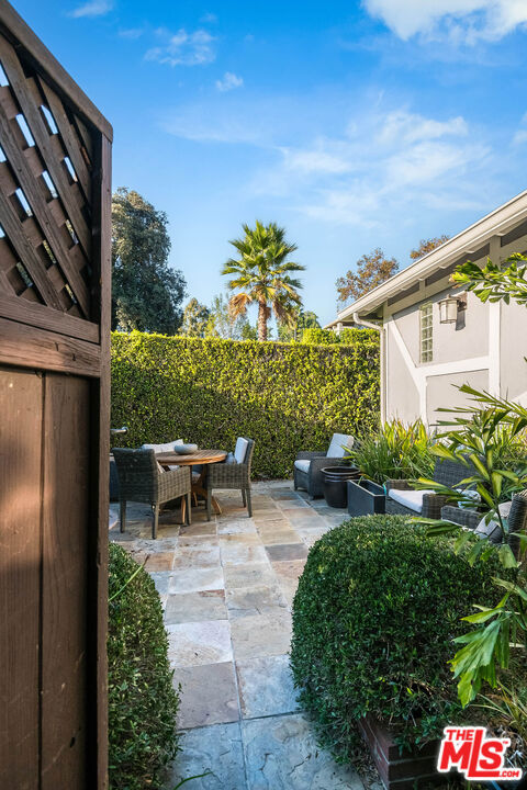 4226 Tujunga Avenue
