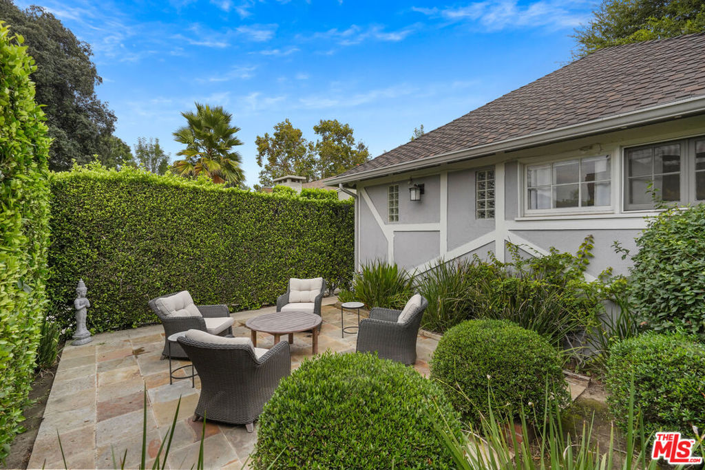 4226 Tujunga Avenue