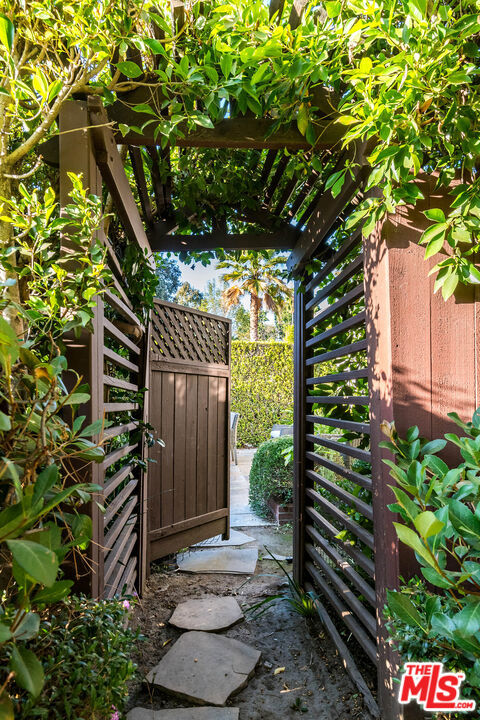 4226 Tujunga Avenue