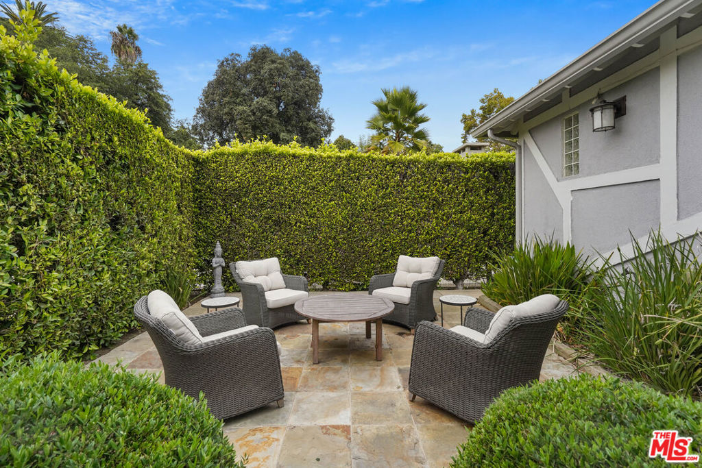 4226 Tujunga Avenue