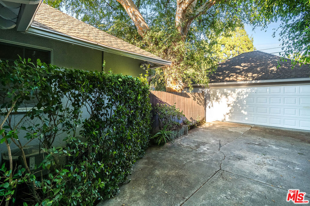4226 Tujunga Avenue