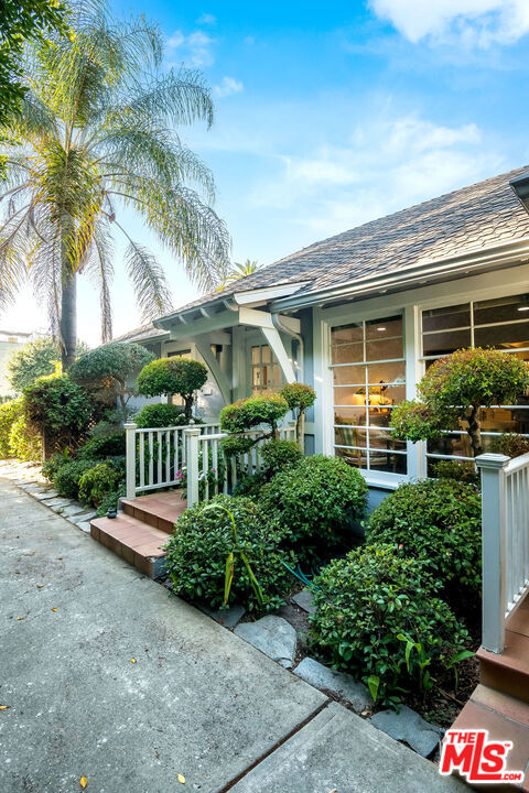 4226 Tujunga Avenue