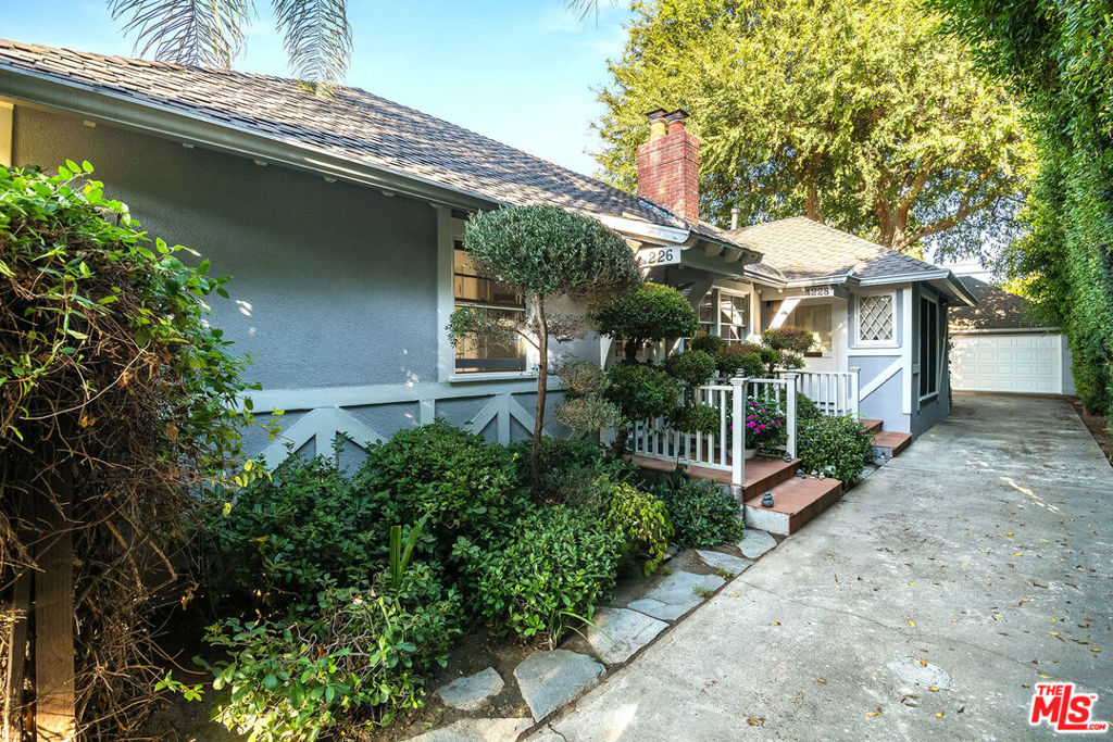 4226 Tujunga Avenue