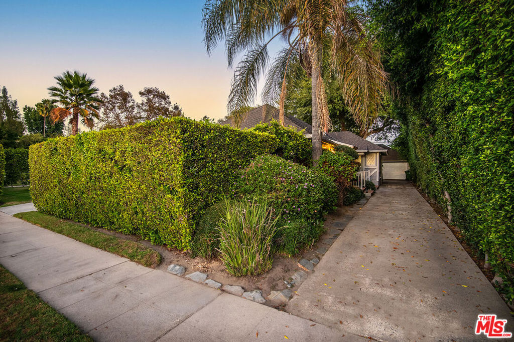 4226 Tujunga Avenue